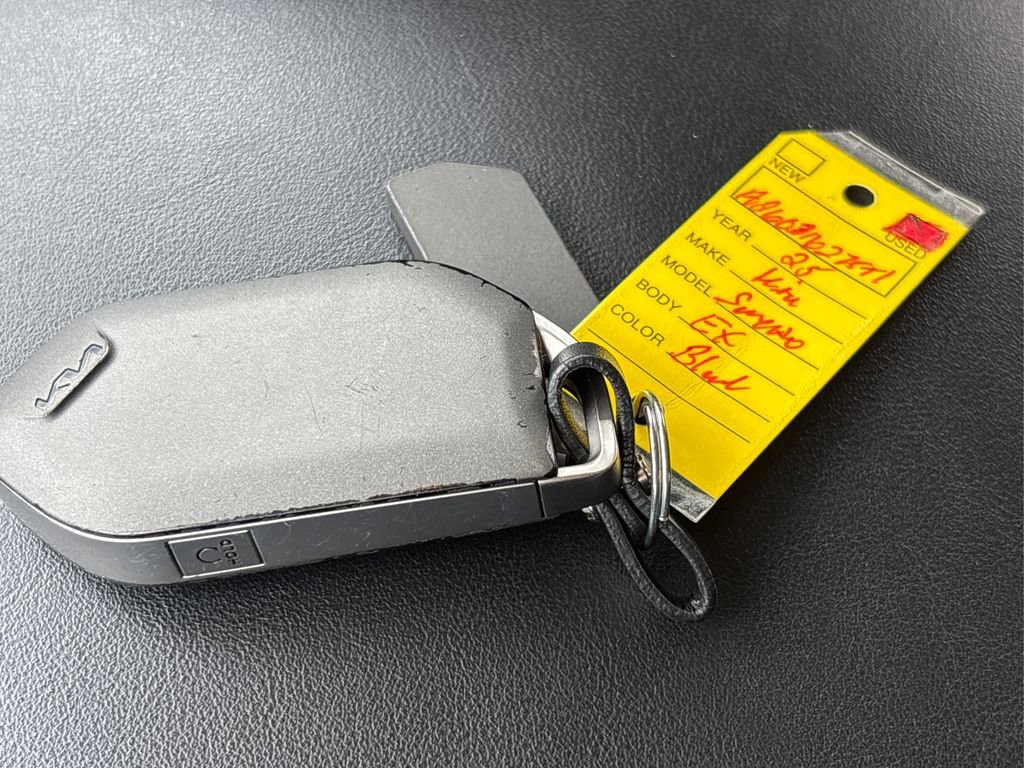 Used 2025 Kia Sorento S image 30