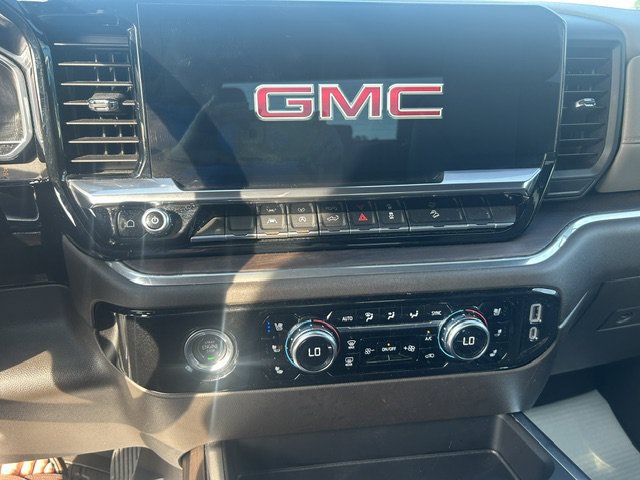Used 2023 GMC Sierra 1500 SLT w/ SLT Premium Package AWD/4WD image 24