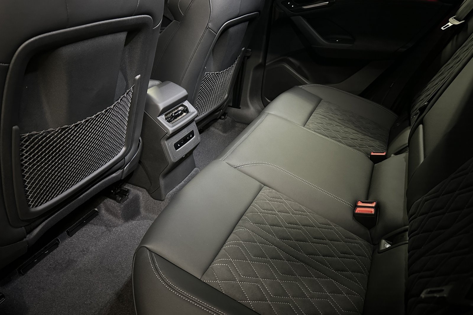 New 2027 Audi SQ6 e-tron Premium Plus AWD/4WD image 11