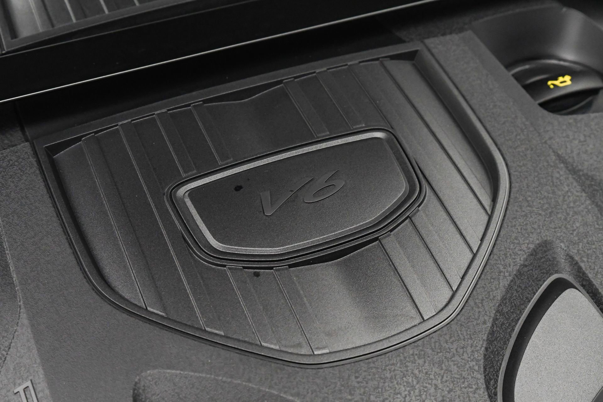 Used 2025 Porsche Panamera 4 image 31