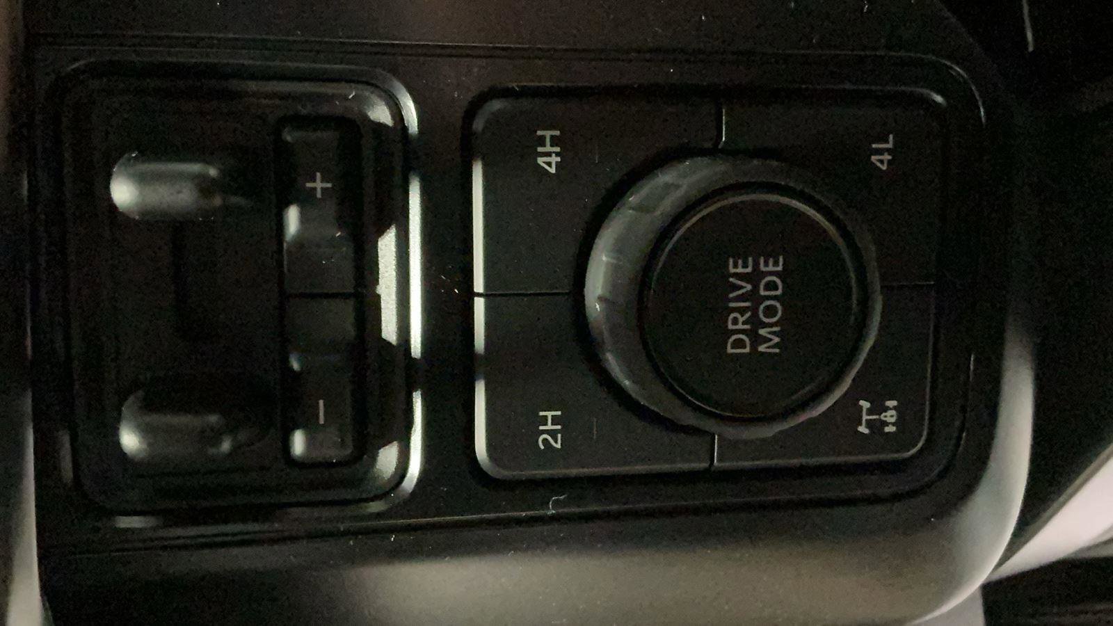 New 2025 Ford F350 Lariat w/ Black Appearance Package image 12