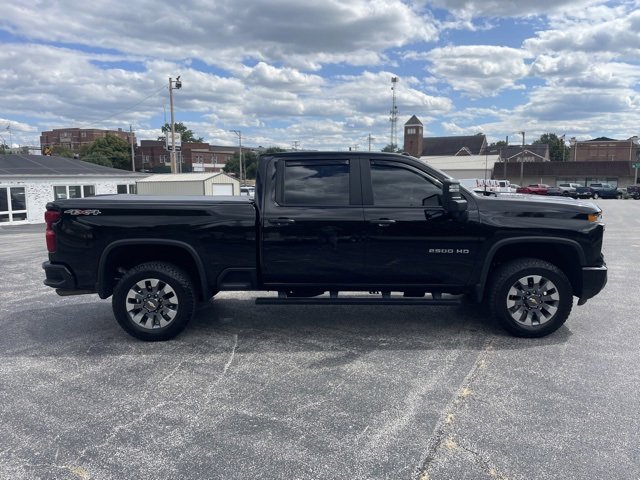 Used 2024 Chevrolet Silverado 2500 Custom w/ Custom Value Package image 4