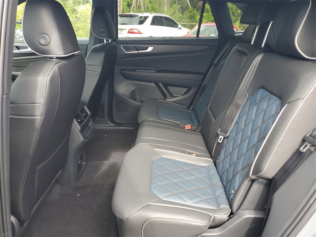 New 2026 Volkswagen Atlas Cross Sport SEL Premium R-Line image 11