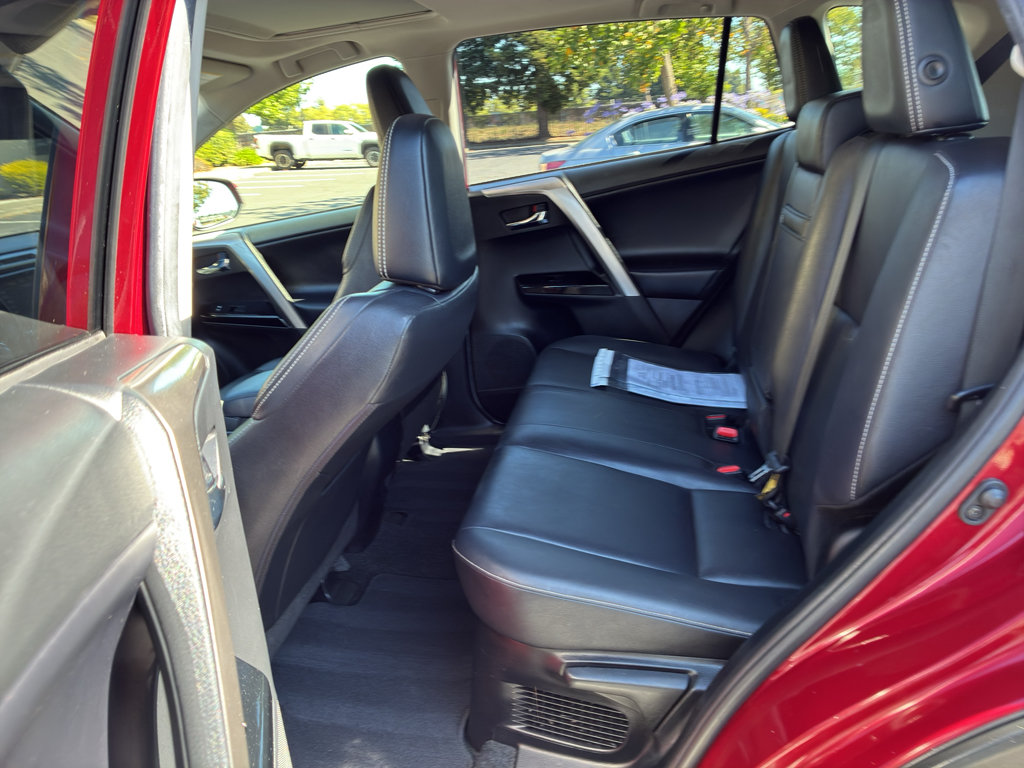Used 2018 Toyota RAV4 Limited w/ Advanced Technology Package AWD/4WD image 41