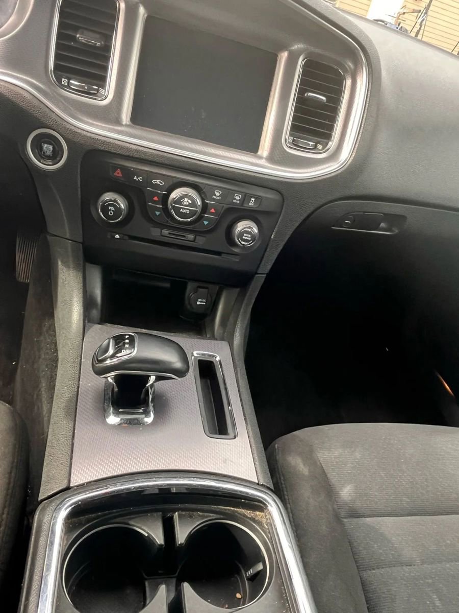 Used 2013 Dodge Charger SXT image 34