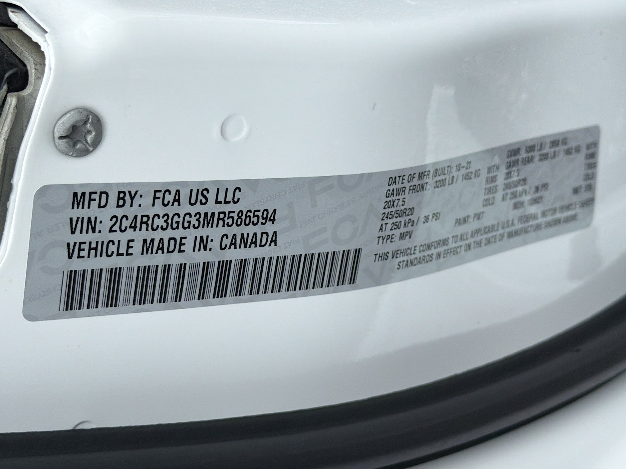 Used 2021 Chrysler Pacifica Limited w/ Uconnect Theater Family Group AWD/4WD image 35
