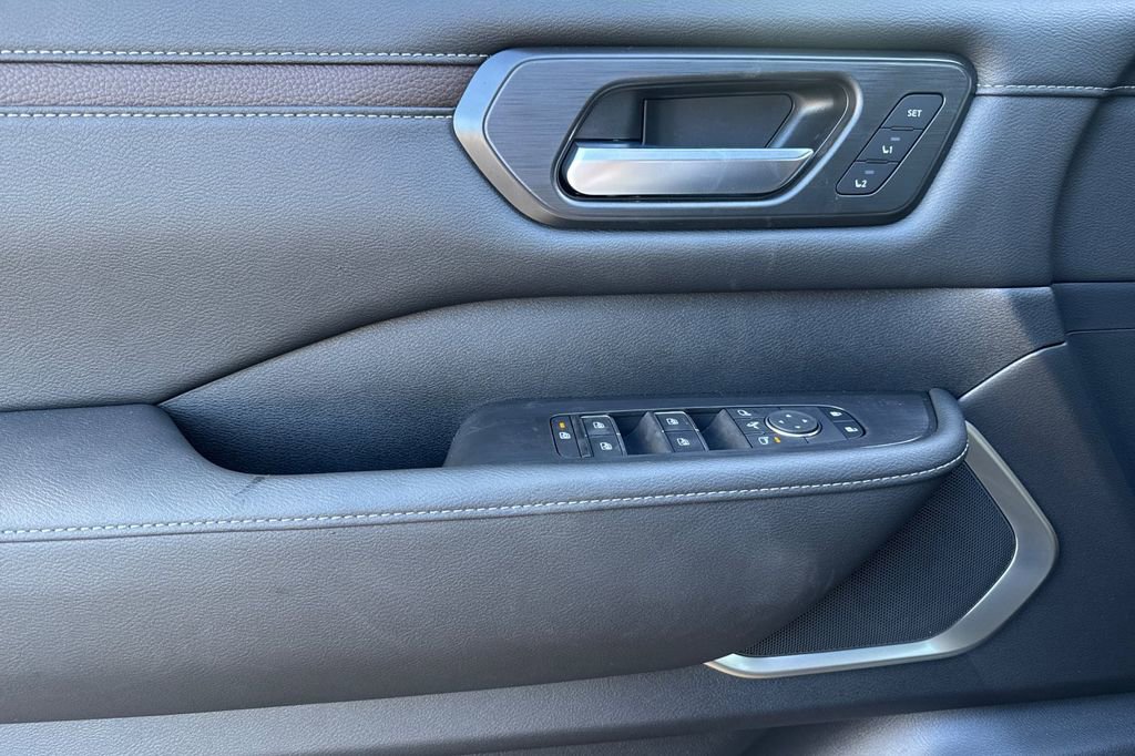 New 2025 Nissan Armada Platinum image 9