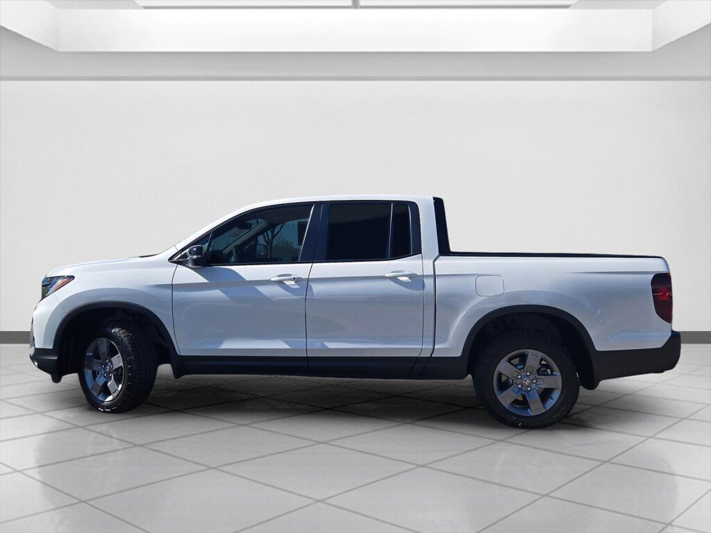 Used 2025 Honda Ridgeline TrailSport image 8