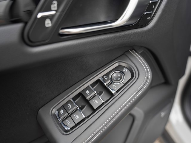 New 2026 Porsche Macan S image 16