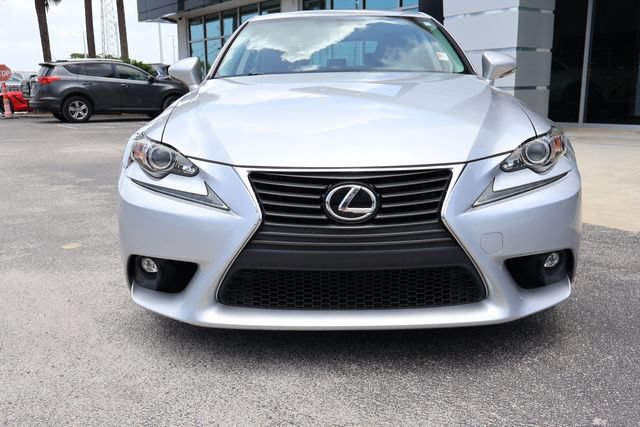 Used 2016 Lexus IS 200t RWD image 3