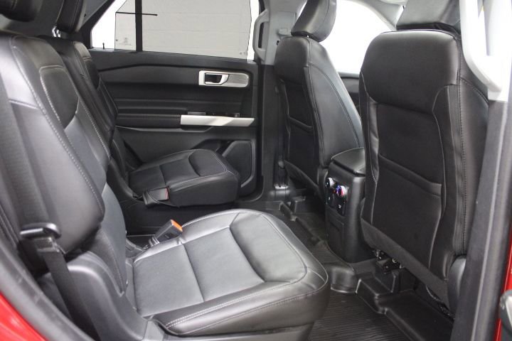 Used 2023 Ford Explorer Limited w/ Equipment Group 301A image 31