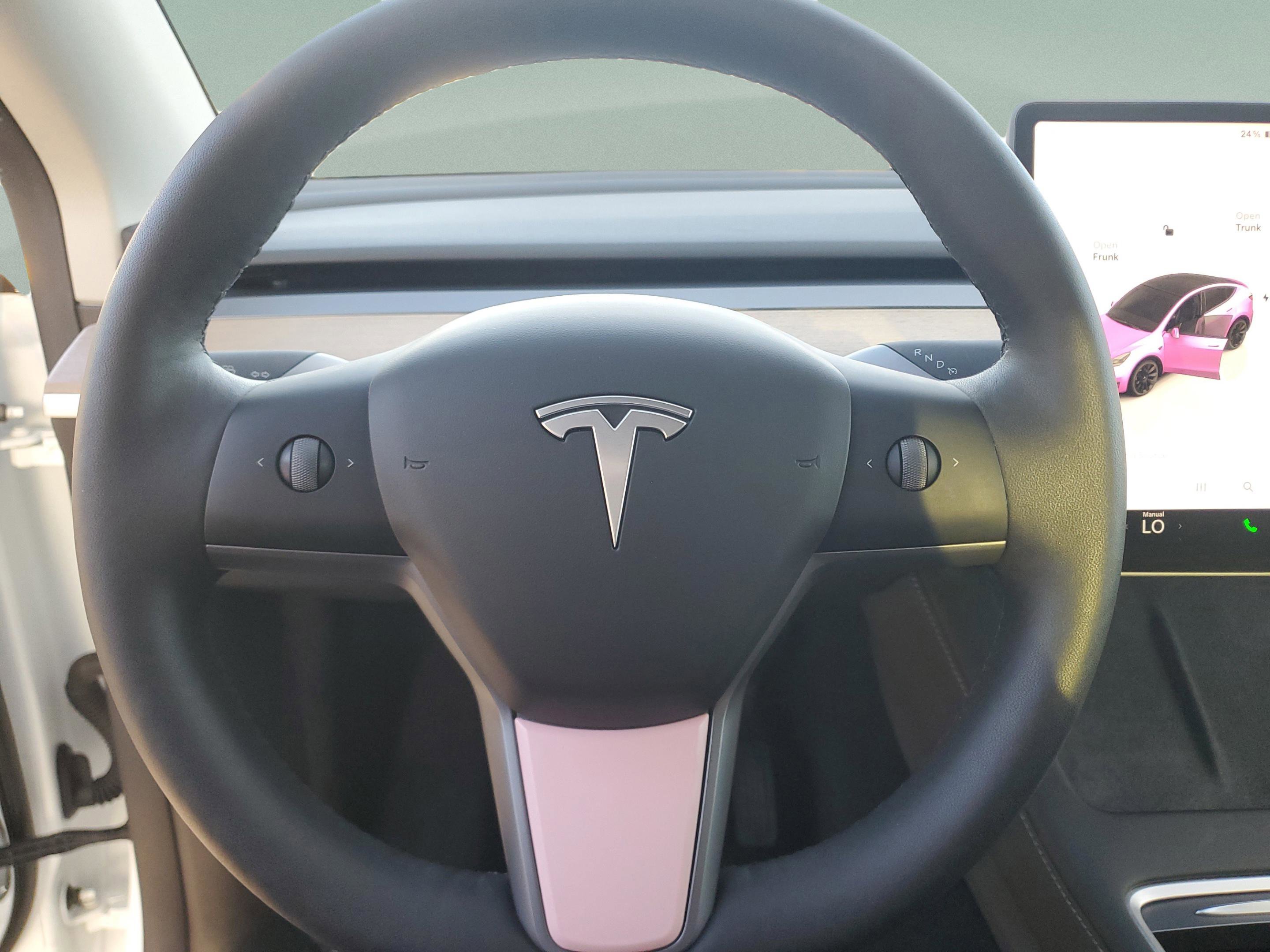 Used 2025 Tesla Model Y Long Range RWD image 18