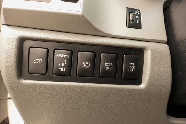 Used 2008 Toyota Sequoia Platinum image 19