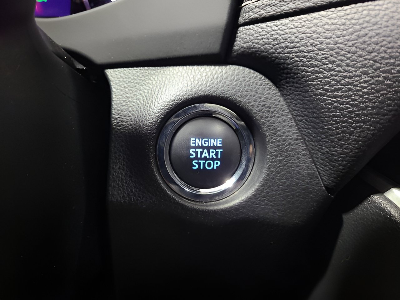 Used 2022 Toyota RAV4 Limited AWD/4WD image 36
