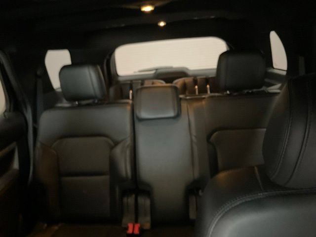 Used 2017 Ford Explorer XLT w/ Equipment Group 202A AWD/4WD image 18