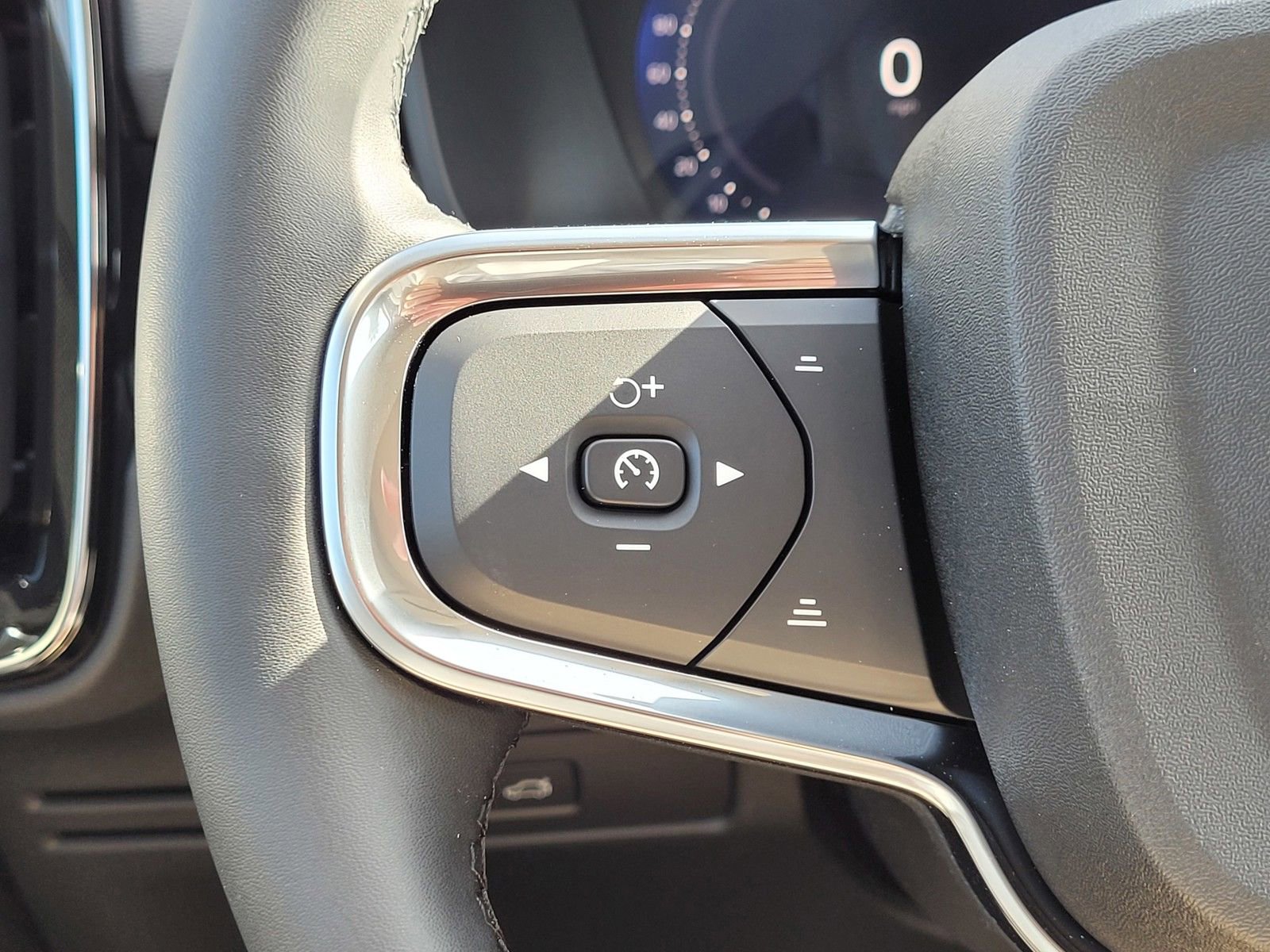 New 2026 Volvo XC40 B4 Core w/ Climate Package image 14