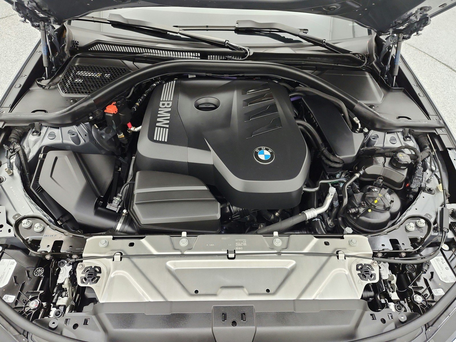 Used 2025 BMW 330i Sedan w/ Convenience Package RWD image 17