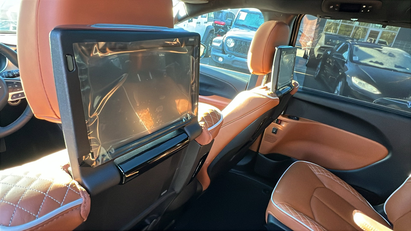 Certified 2024 Chrysler Pacifica Pinnacle image 26