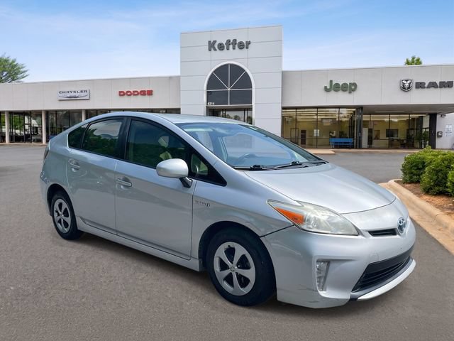 Used 2015 Toyota Prius Two FWD image 2