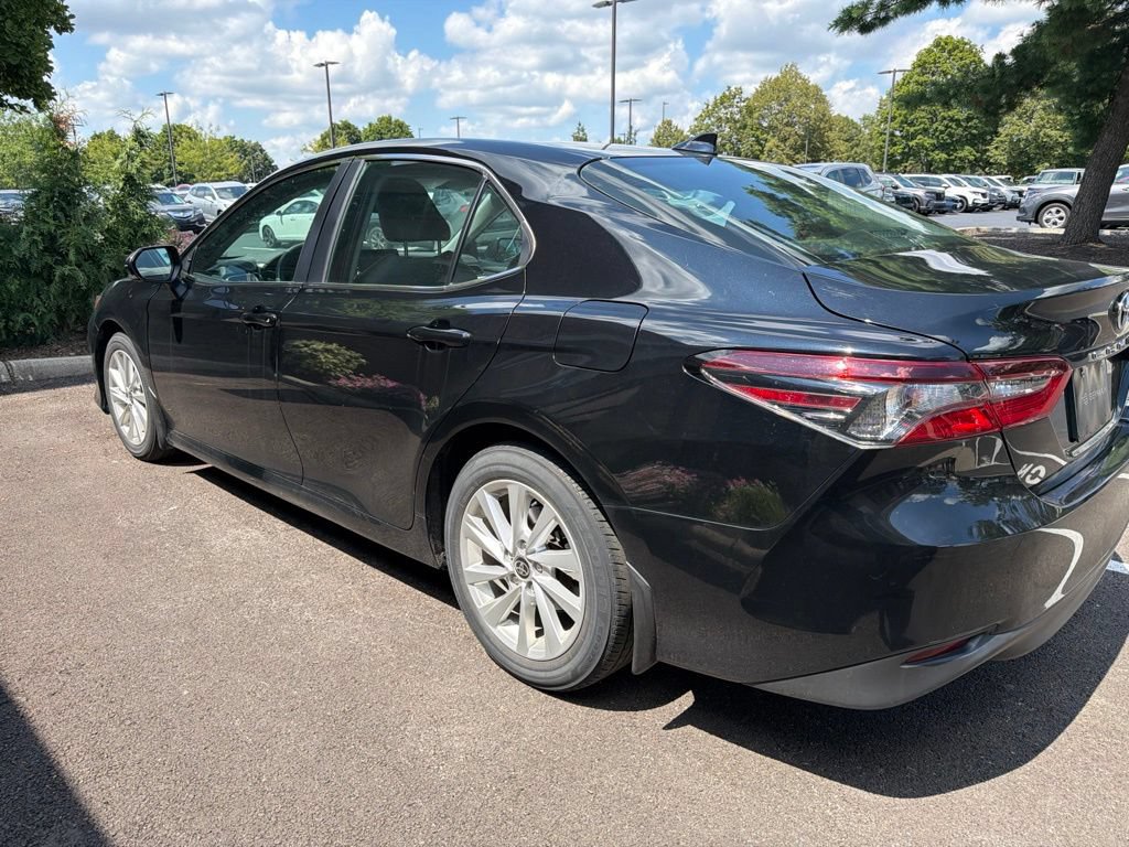 Used 2021 Toyota Camry LE w/ Convenience Package FWD image 9