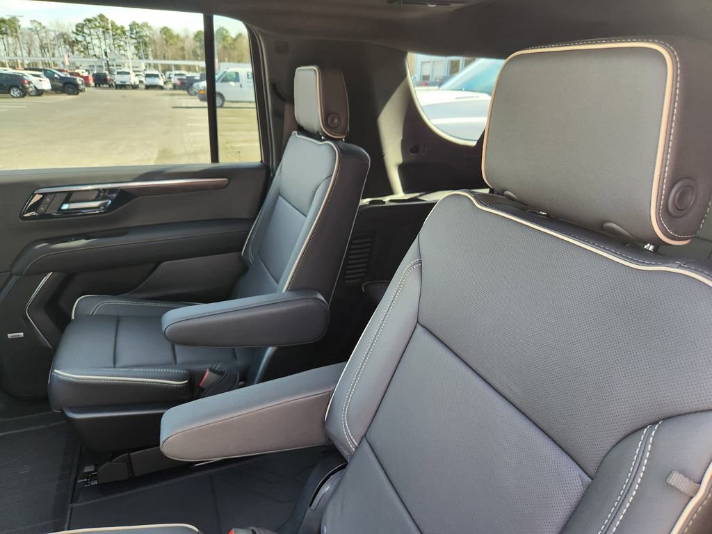 New 2026 Chevrolet Suburban Premier image 14