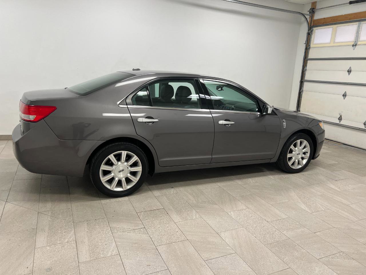 Used 2012 Lincoln MKZ FWD image 15