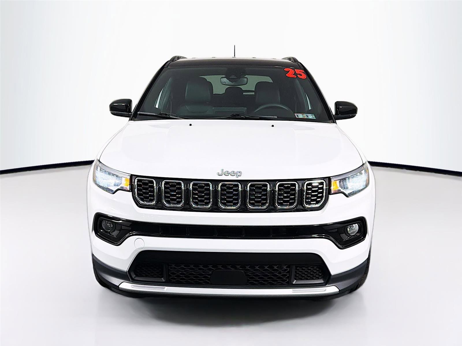 Used 2025 Jeep Compass Limited AWD/4WD image 2