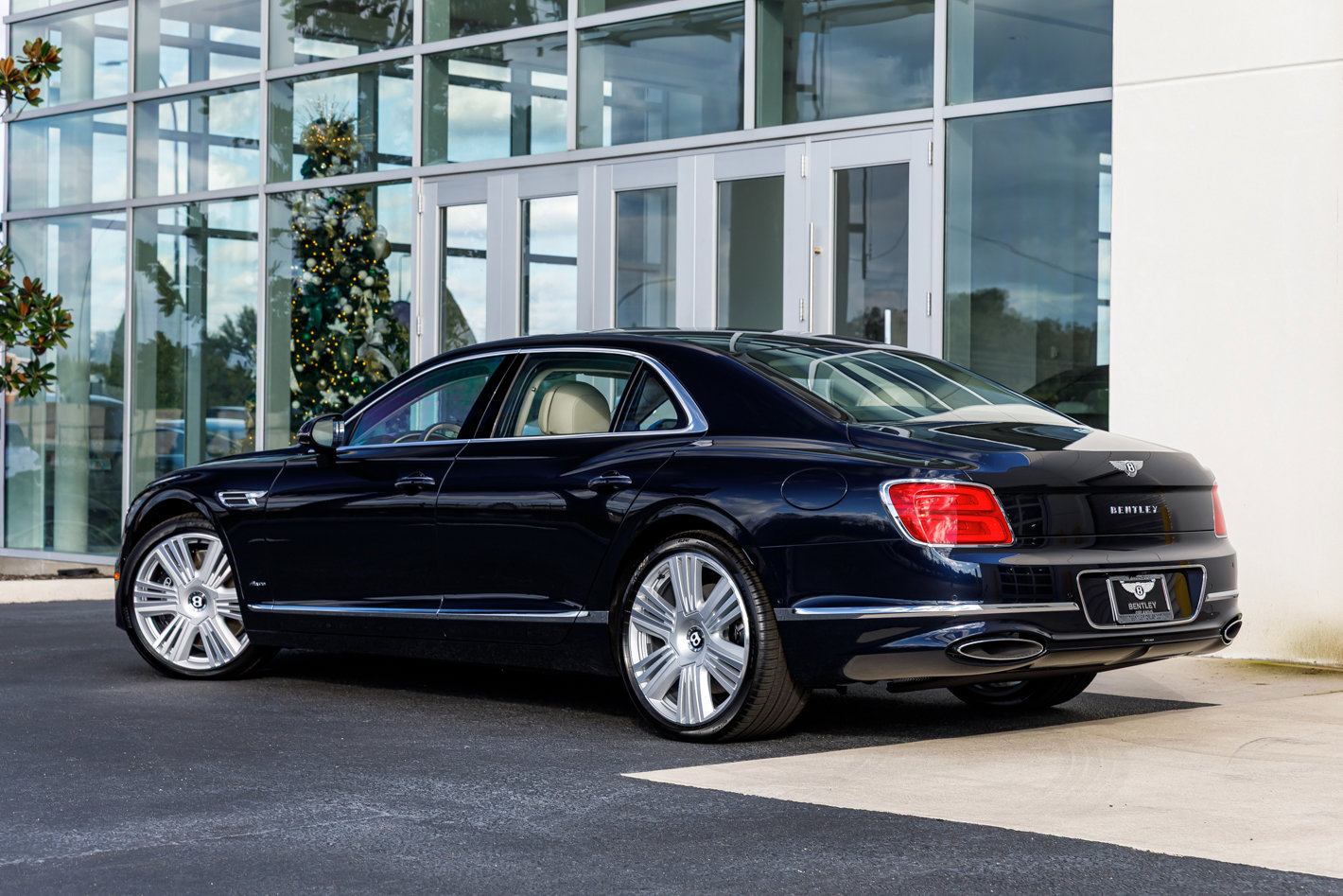 New 2026 Bentley Flying Spur Azure image 12