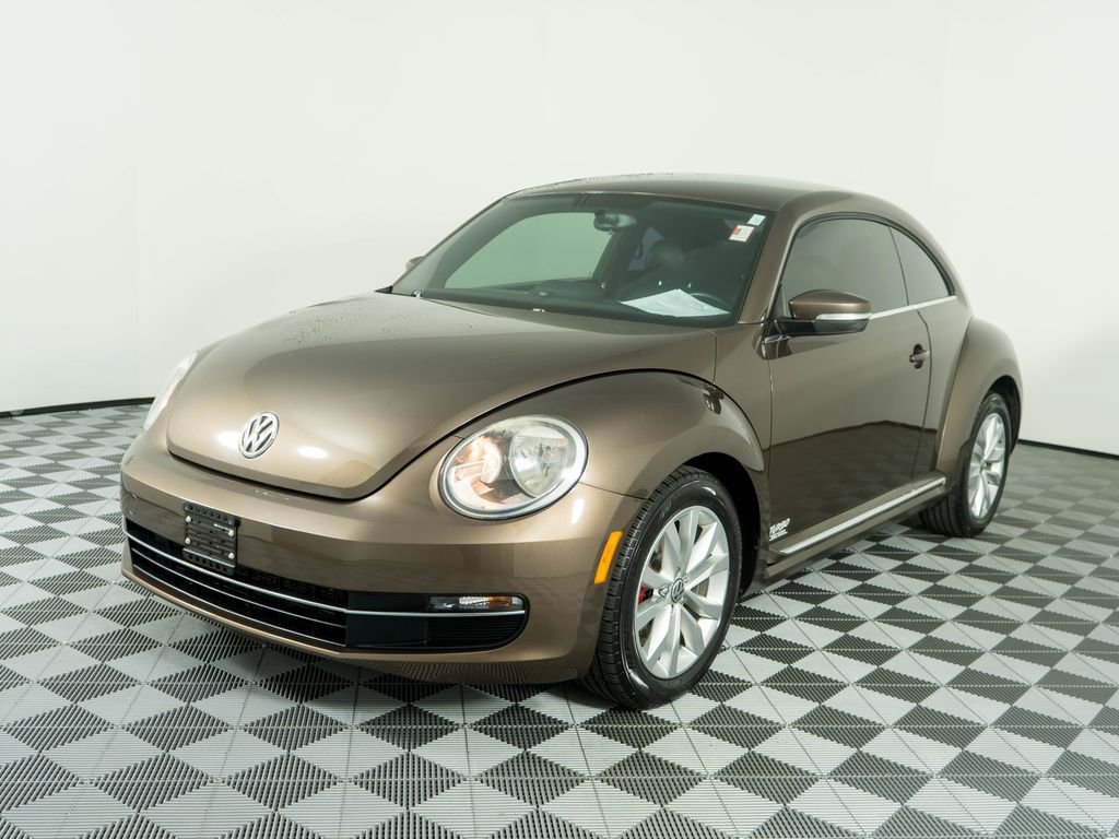Used 2013 Volkswagen Beetle TDI FWD image 3
