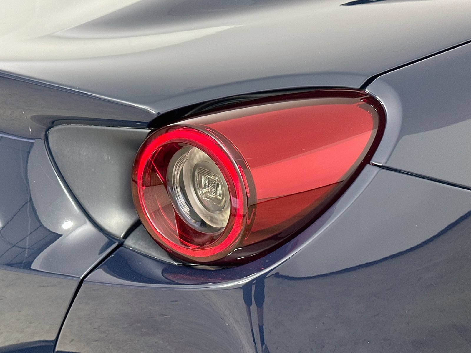 Used 2020 Ferrari Portofino RWD image 52