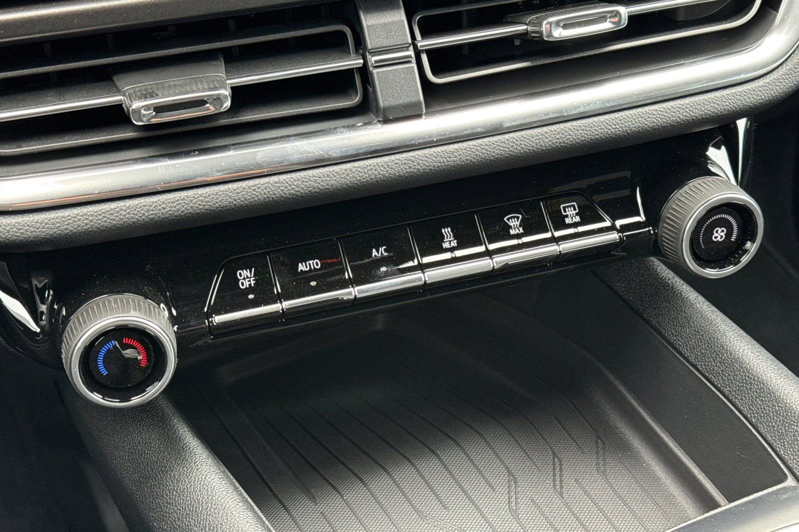 New 2026 Chevrolet Equinox EV LT image 19