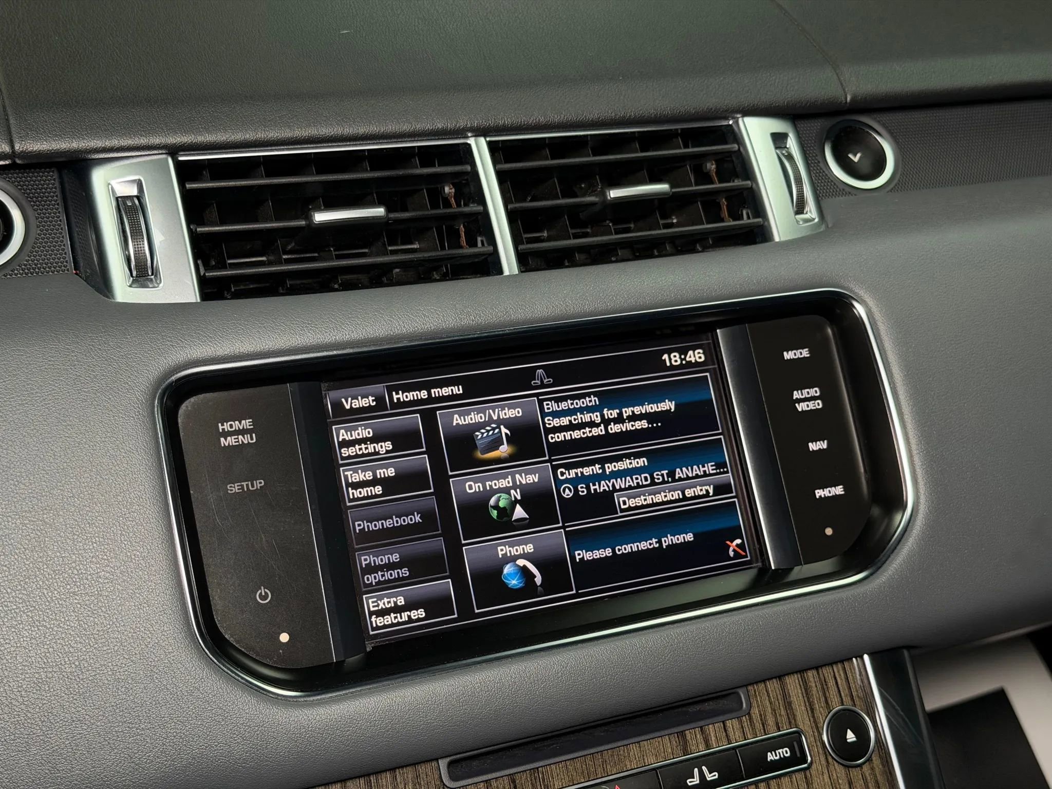 Used 2014 Land Rover Range Rover Sport SE image 15