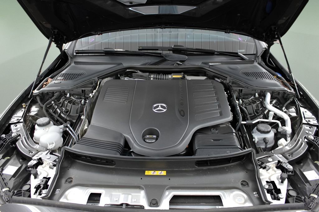 Used 2025 Mercedes-Benz E 450 4MATIC Sedan image 40