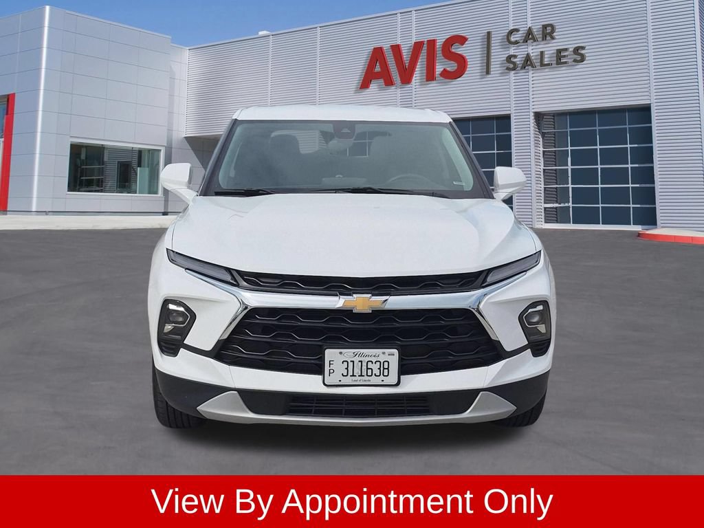 Used 2025 Chevrolet Blazer LT FWD image 2