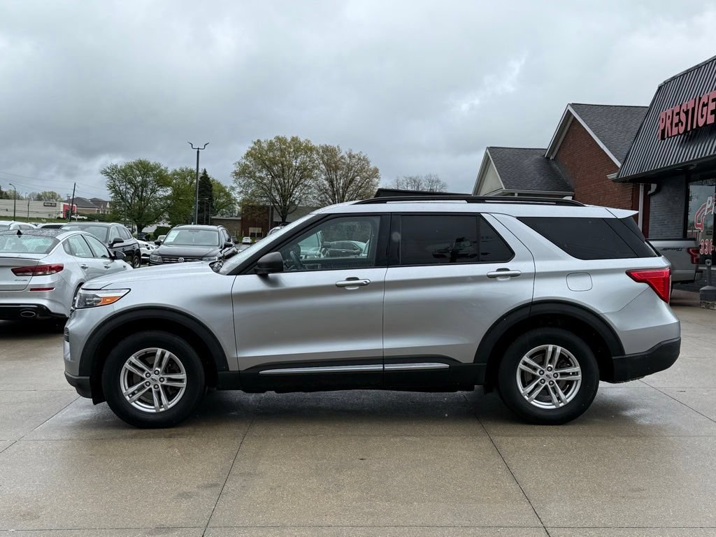 Used 2020 Ford Explorer XLT w/ Comfort Package AWD/4WD image 3