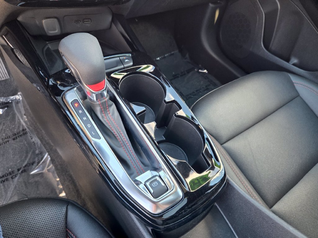 Used 2024 Chevrolet Trax RS w/ Sunroof Package FWD image 26