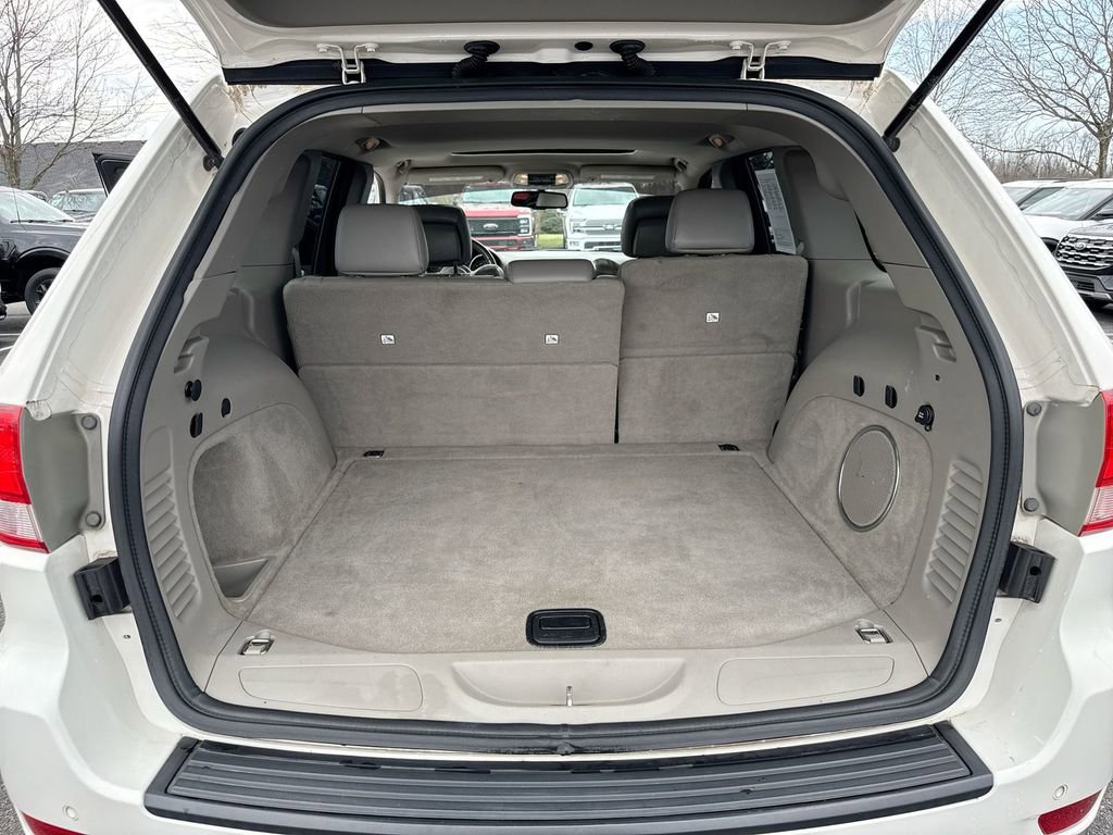 Used 2011 Jeep Grand Cherokee Laredo image 23