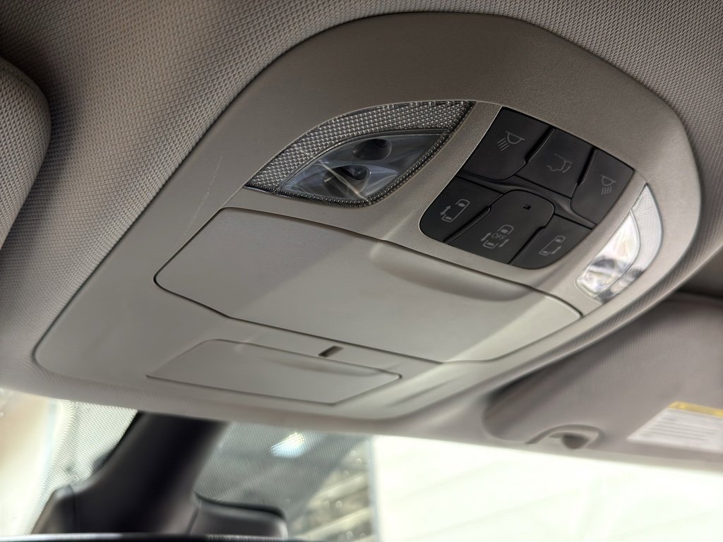 Used 2024 Chrysler Voyager LX image 34