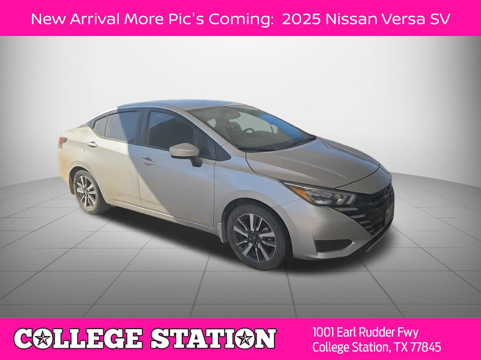 Used 2025 Nissan Versa SV w/ Trunk Package FWD image 1
