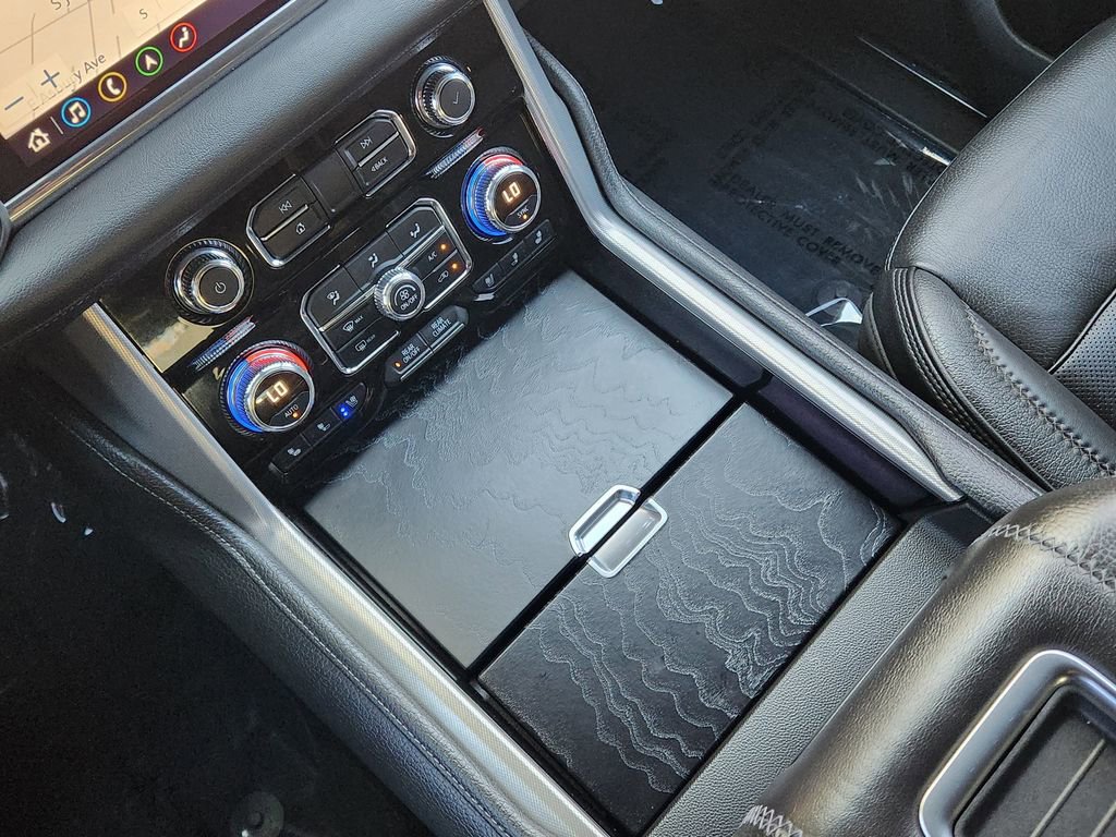 Used 2021 GMC Yukon Denali w/ Denali Premium Package image 25