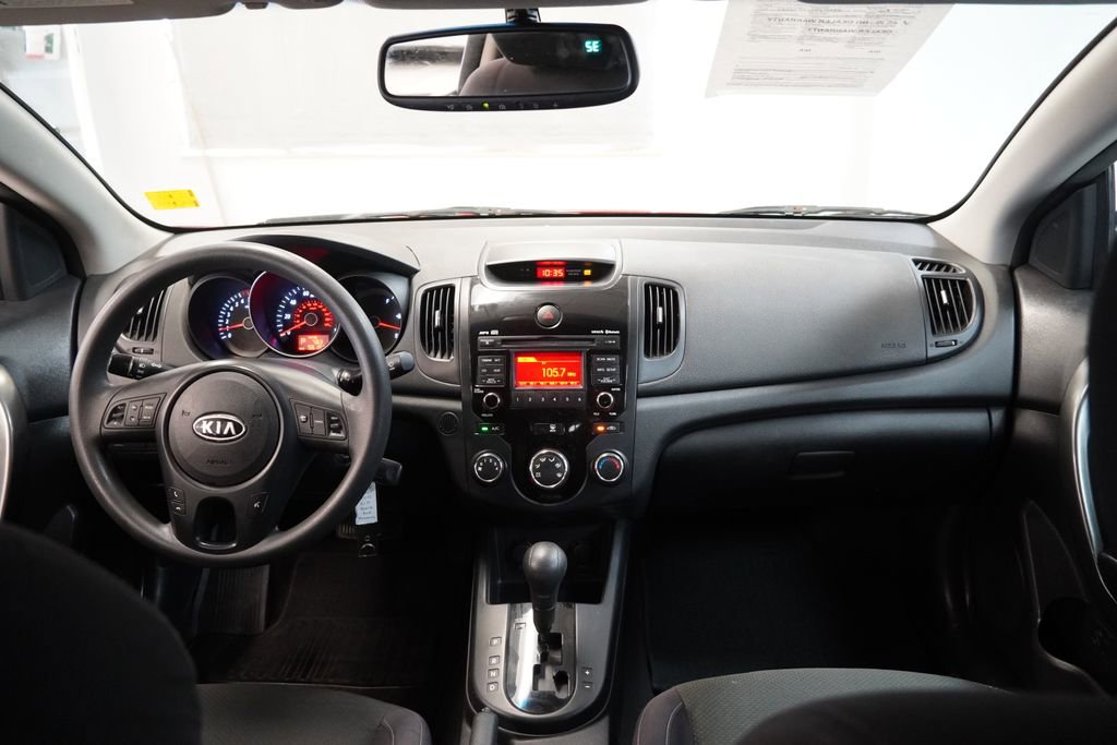 Used 2010 Kia Forte Koup EX image 18