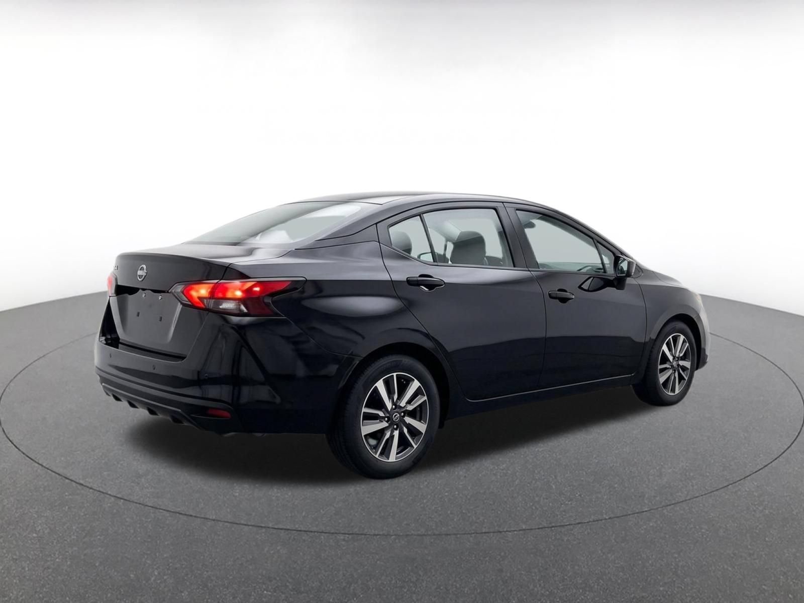 Used 2025 Nissan Versa SV FWD image 9