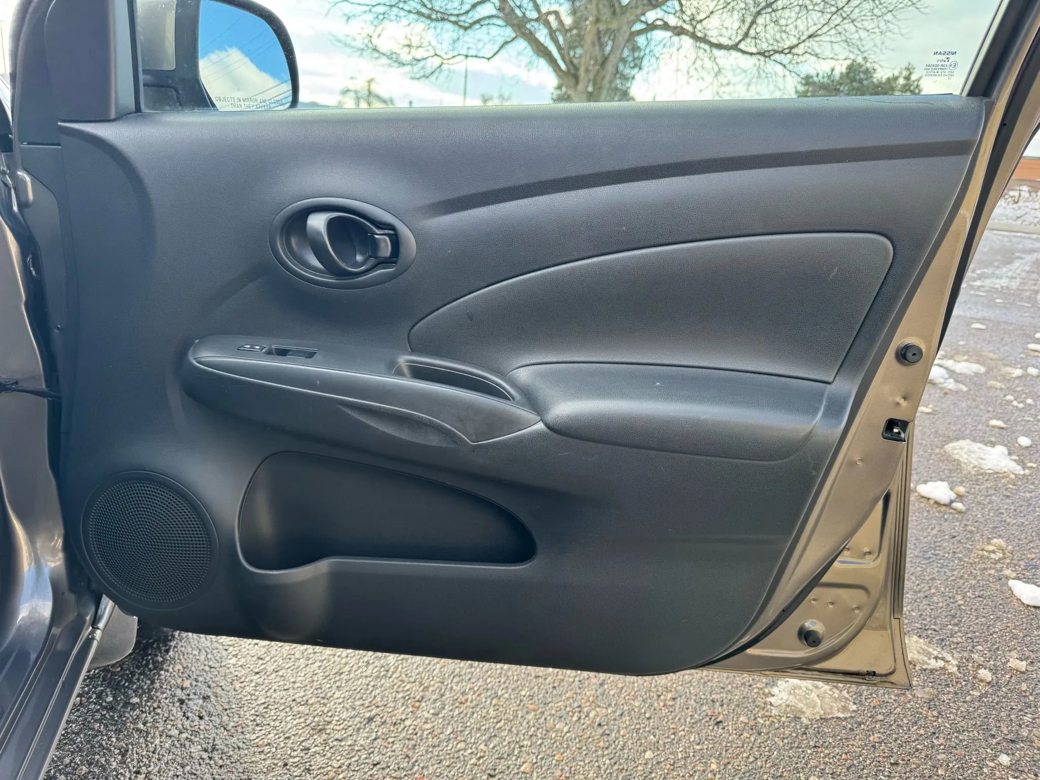 Used 2012 Nissan Versa SV w/ Convenience Pkg image 26