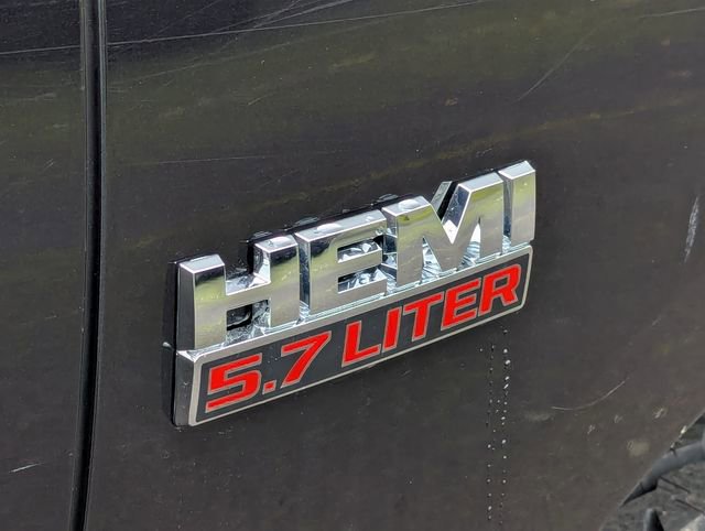 Used 2017 RAM 1500 Classic SLT w/ SLT Plus D￩cor Group image 33