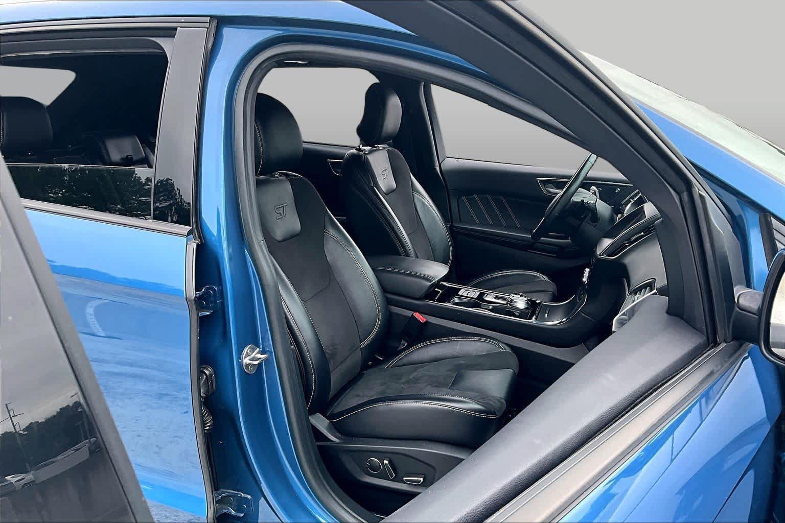Used 2019 Ford Edge ST w/ Equipment Group 401A AWD/4WD image 9