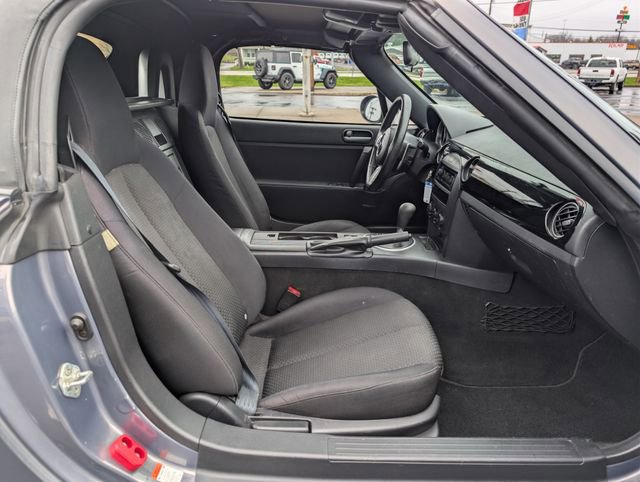 Used 2006 MAZDA MX-5 Miata Touring image 12
