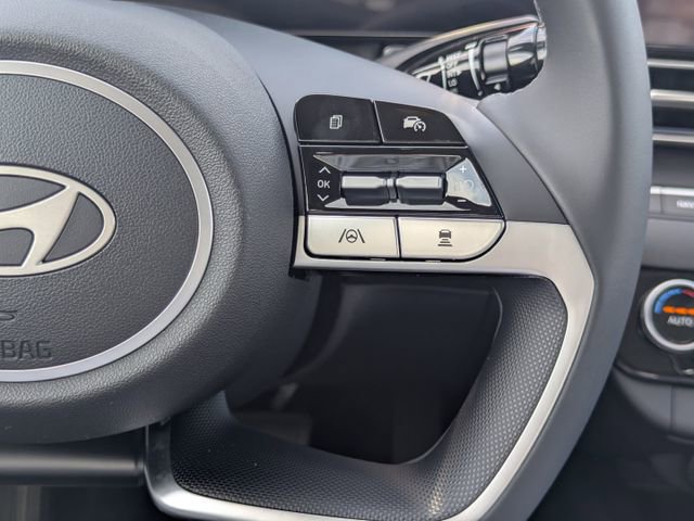 Certified 2025 Hyundai Elantra SEL image 17