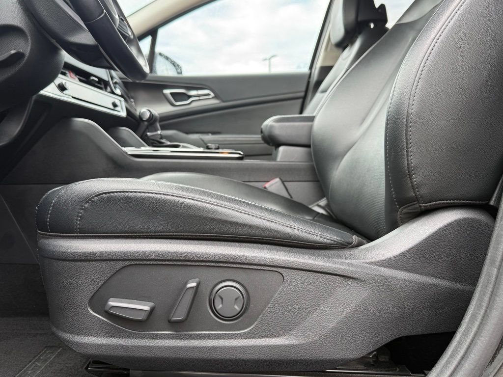 Used 2024 Kia Sportage EX FWD image 9