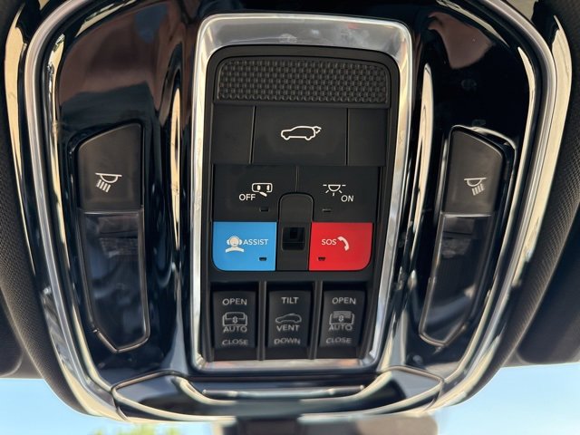 Used 2022 Jeep Grand Cherokee Overland w/ Luxury Tech Group IV image 36