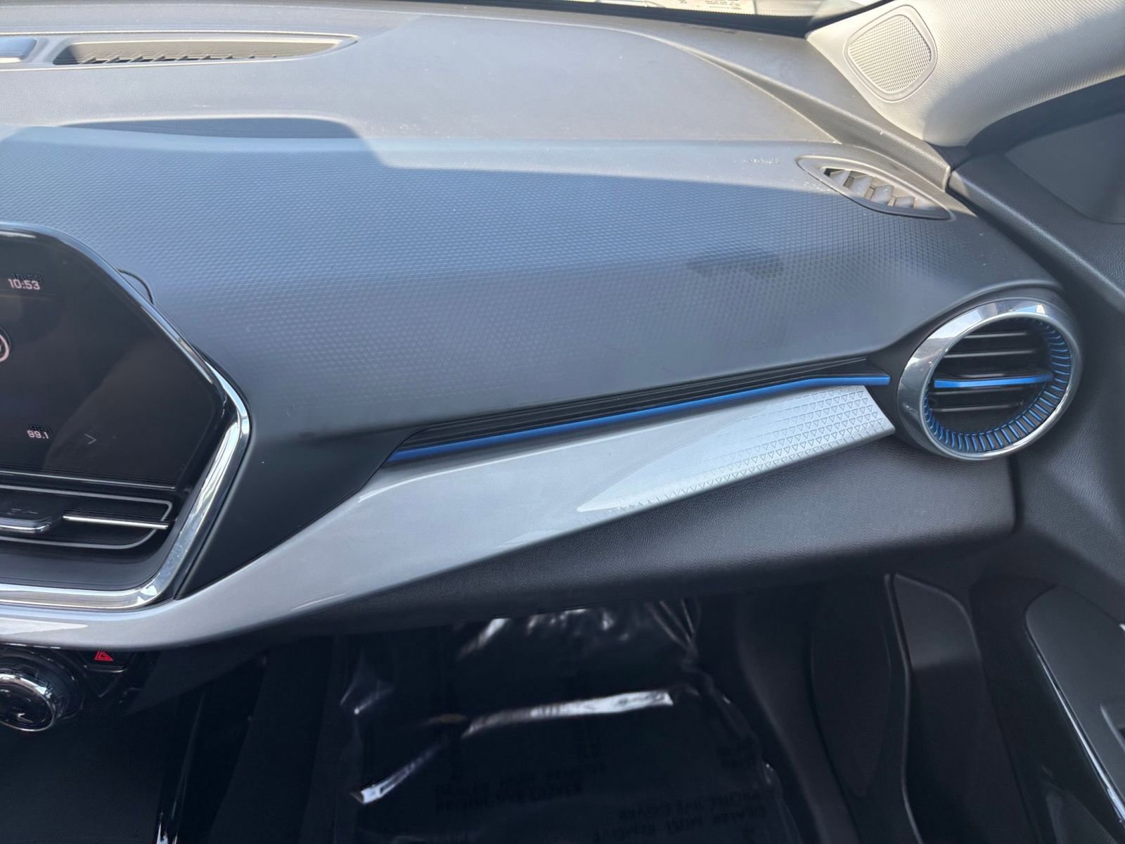 Used 2025 Chevrolet Trax LT image 36